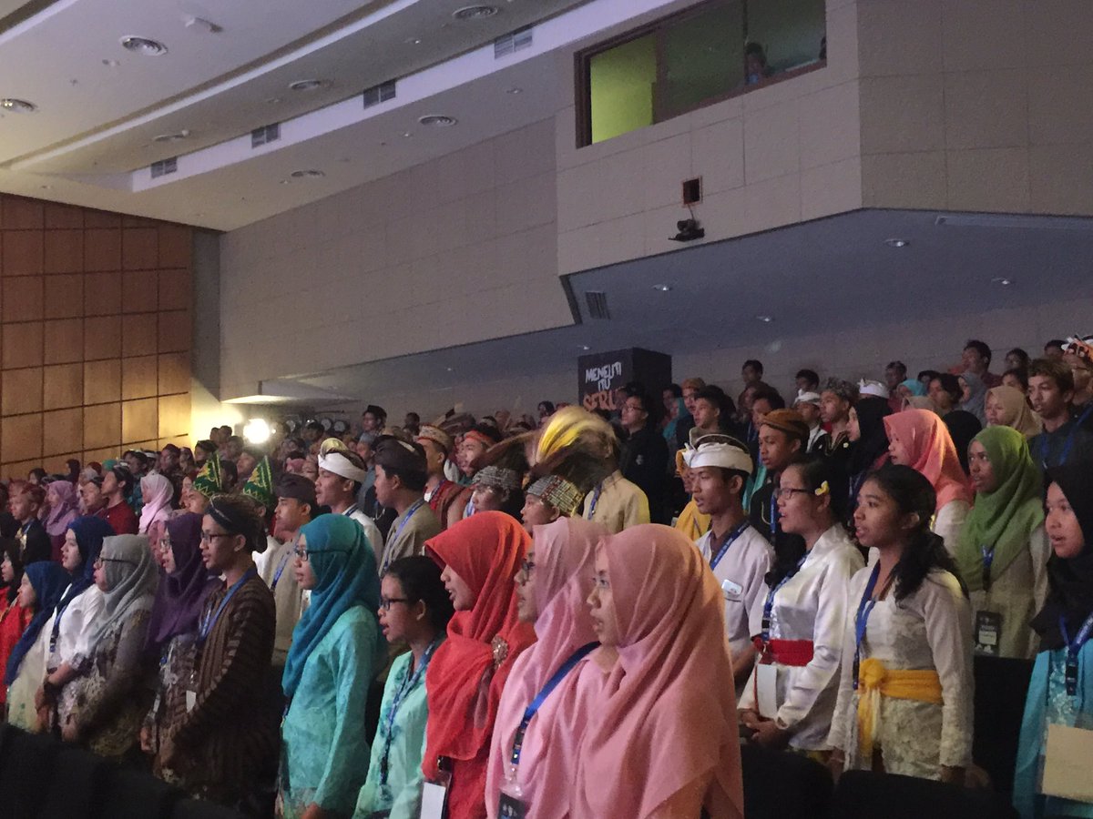 Kemdikdasmen's tweet photo. #OPSI2016 diikuti olh 190 siswa dr seluruh Indonesia dgn 101 naskah yg telah lolos tahap seleksi pd 14-17 Sept '16 #MENELITIITUSERU https://t.co/Uow10X6m56