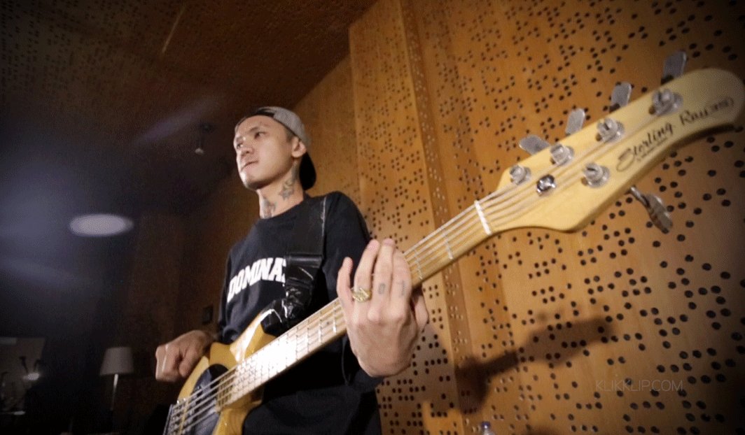 #Klikklip Gear Interview: Gilbert Joshua 'Saint Loco' bit.ly/2dsxST2 @papz_gilz @saintlocorocks