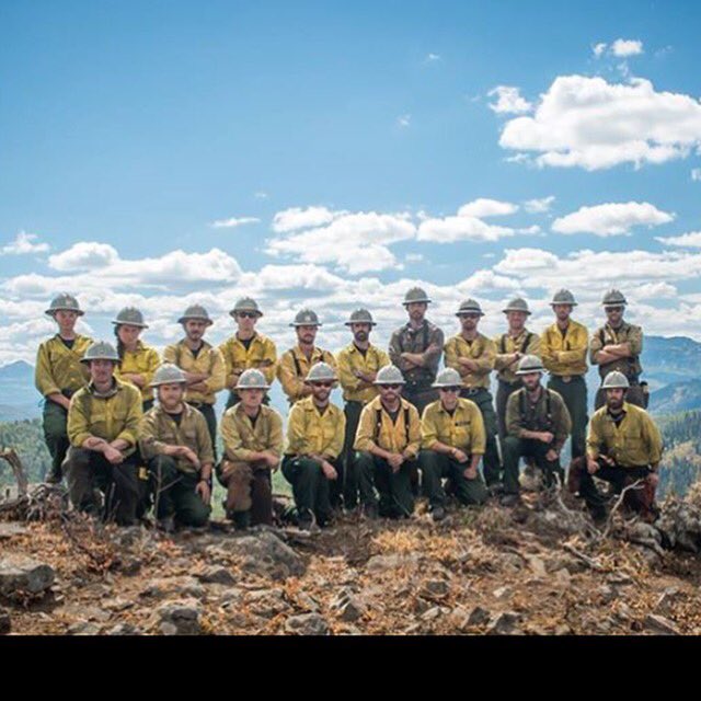 jroachfire9's tweet image. 2016 fire seasons with the Wyoming hotshots!