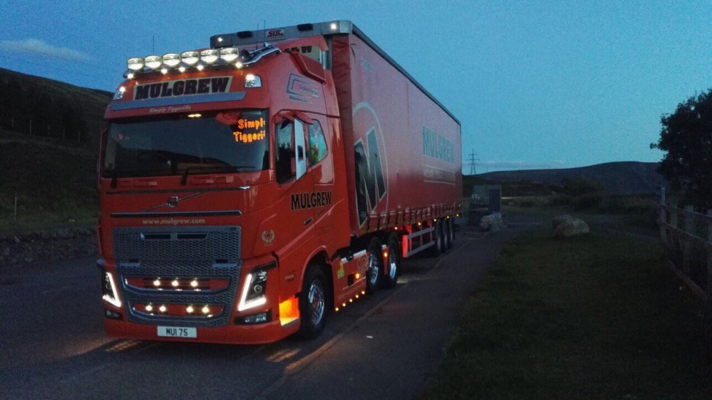 FH16 750 heading north on the A9 to Inverness-Simply Tiggerific