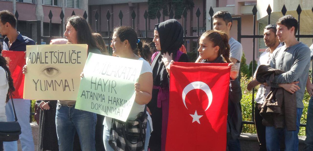 Ögretmenler MEBönünde <a href="/anadoluajansi/">Anadolu Ajansı</a> <a href="/Hurriyet/">Hürriyet.com.tr</a> <a href="/cnnturk/">CNN TÜRK</a>