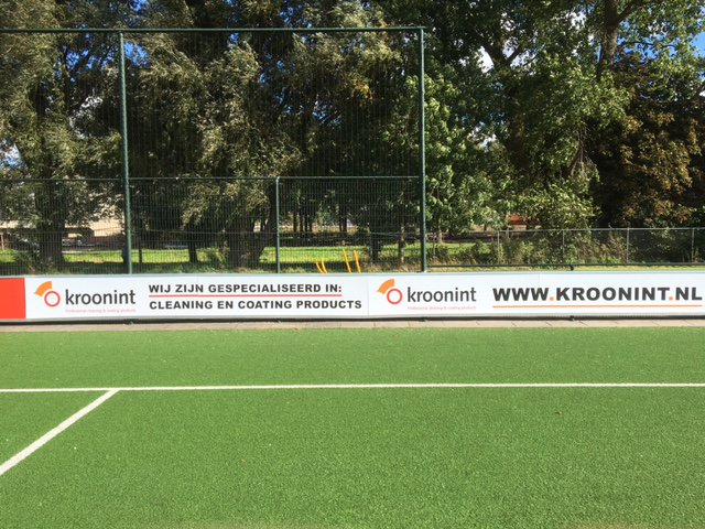 Kroonint is trots op het prachtige nieuwe bord dat is geplaatst bij de jeugdopleiding van SC Excelsior!