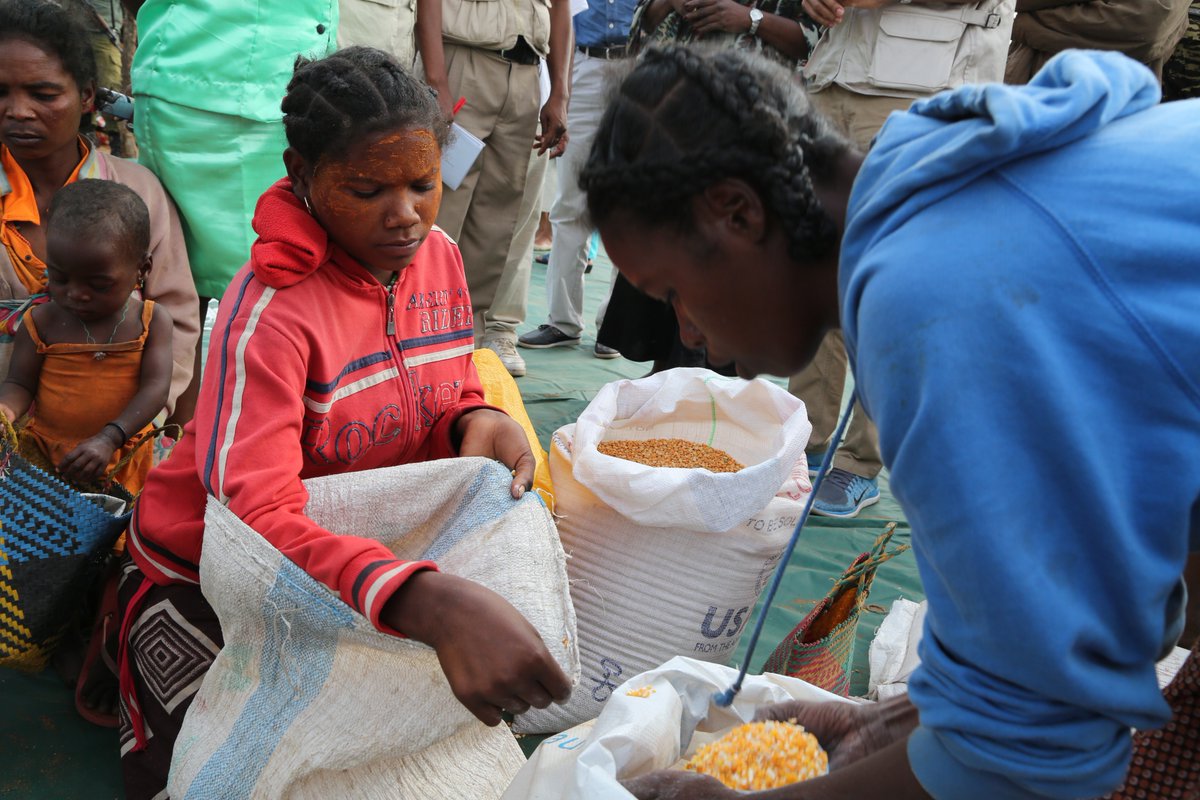 Vital #WFP food assistance reaching people in Tsihombe district in south #Madagascar where 80% of people are severely food insecure