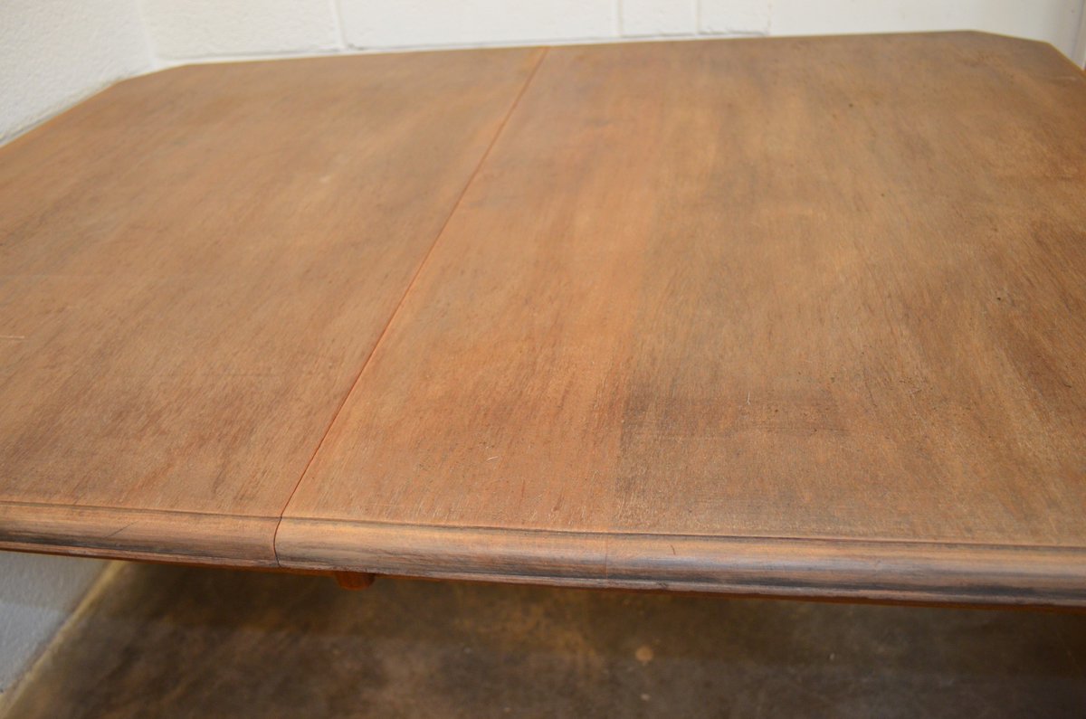 FP4UManchester's tweet photo. #Antique extending dining table fully stripped now ready to be sanded and French polished #No1 #Manchester https://t.co/auGm7SCbos