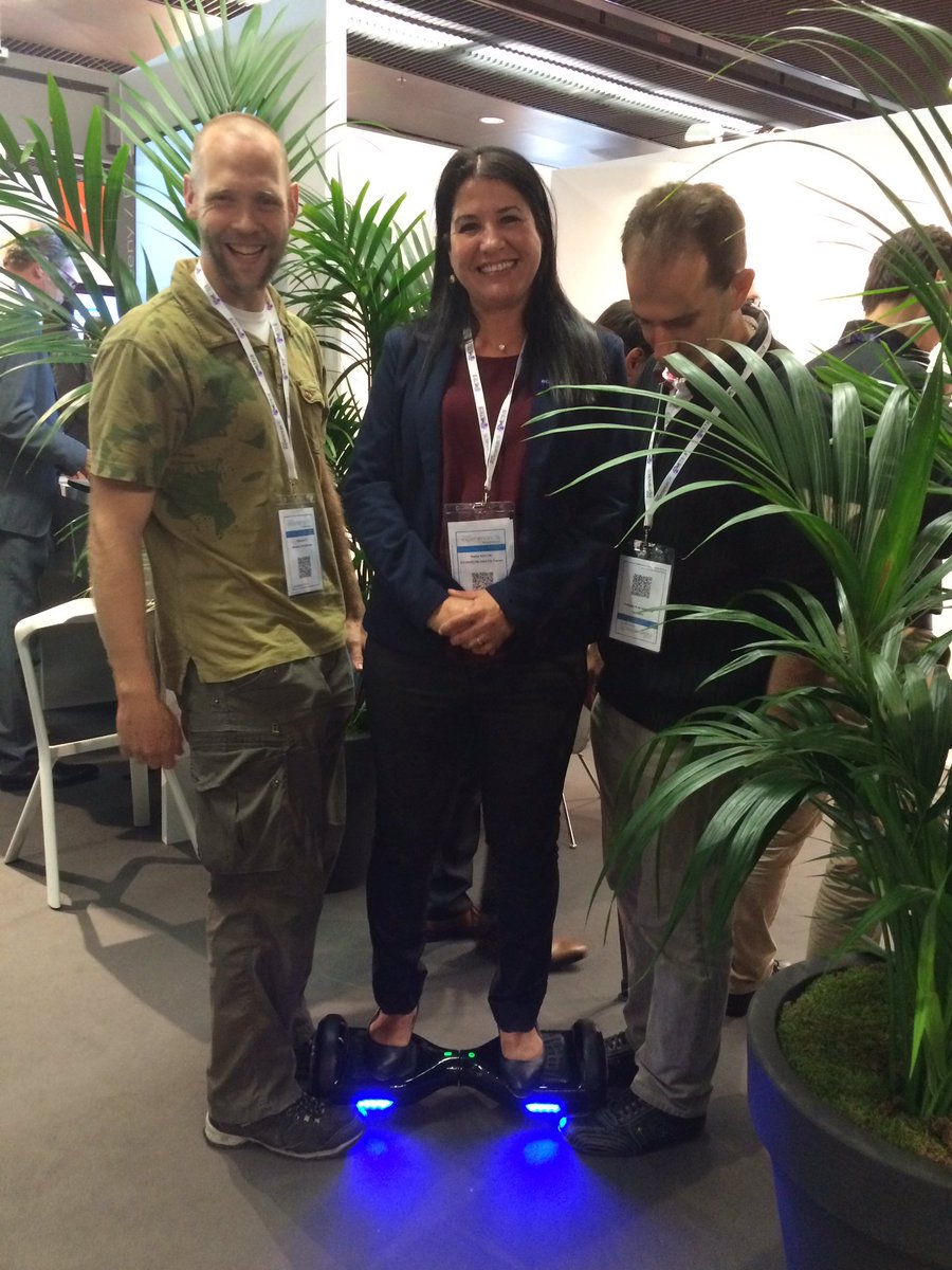 Infeeny_fr's tweet photo. Concours Stand P7 @Infeeny_fr #WinHOVERBOARD #experiences @microsoftfrance https://t.co/xOWiKNwGdH
