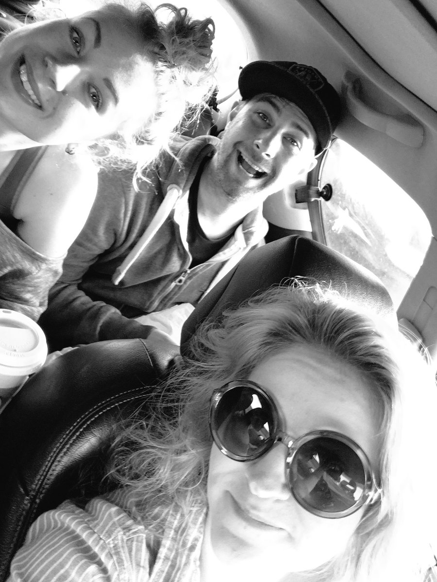 AwkwardTree_'s tweet image. 