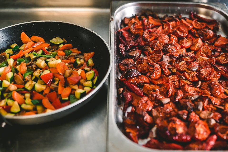 Barazkiak nonahi gure sukaldean. Eguneko menua eskuragai duzue web orrian. ow.ly/2MH9304MZrM #hernani