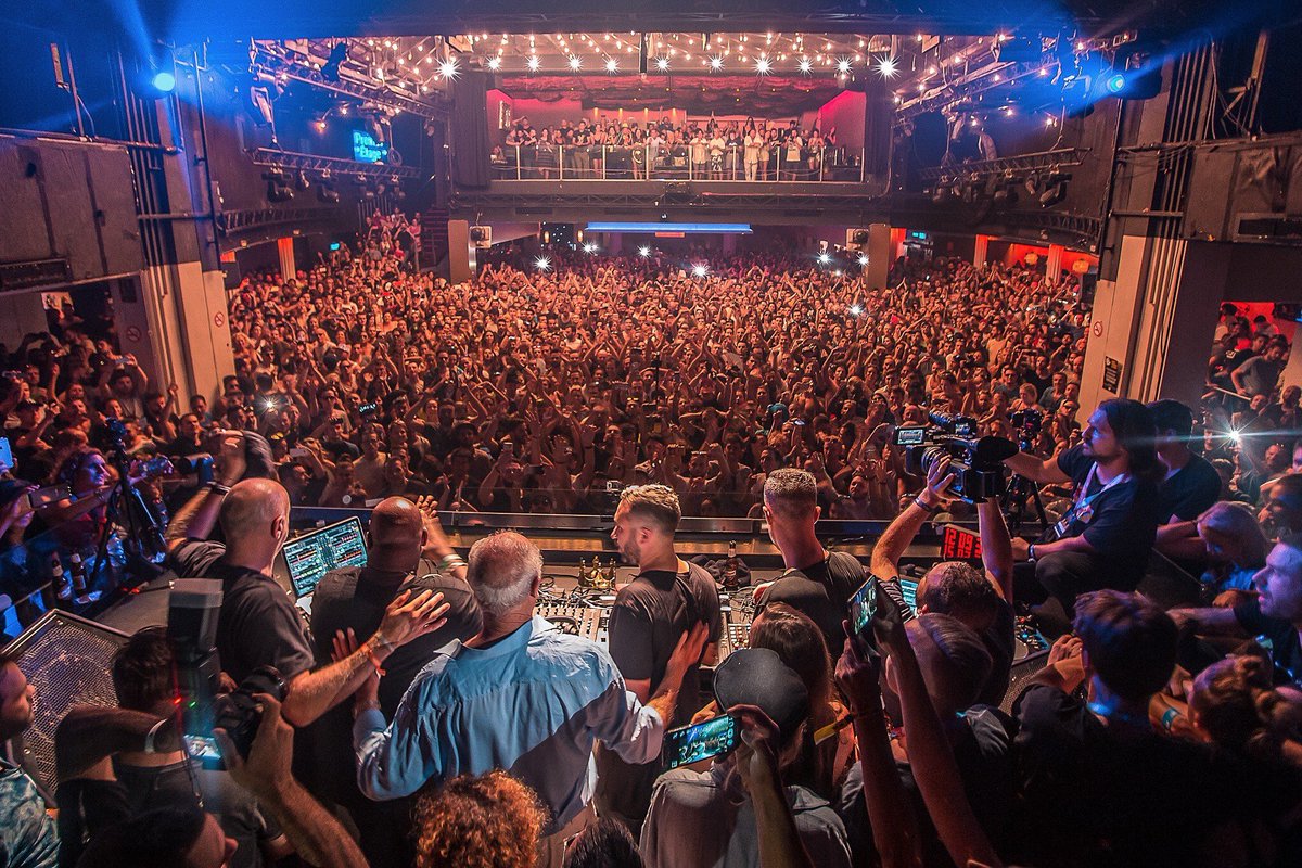 LoudCave's tweet photo. El cierre de Space Ibiza en una imagen. Historia.

(📷: @residentadvisor) https://t.co/AcOMaJs9Pm