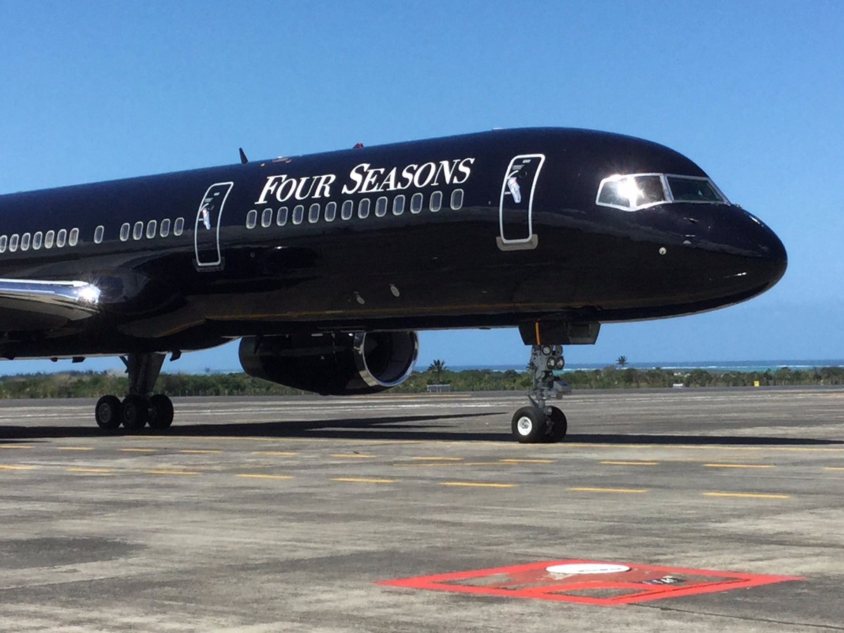YULounge's tweet photo. #YULounge welcome the guests of the Four Seasons Private
Jet Experience #FourSeasonsPrivateJetExperience #TheHeightOfLuxury #Mauritius https://t.co/wdg8XvzrIY