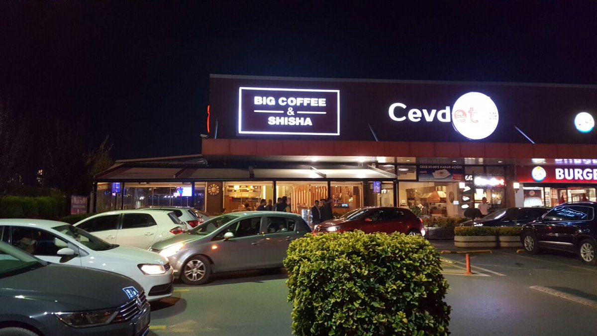 AVM nin içinde güvenlikli otoparkımız mevcuttur, Big Coffee ye geldiğinizde aracınızı rahatlıkla parkedebilirsiniz.