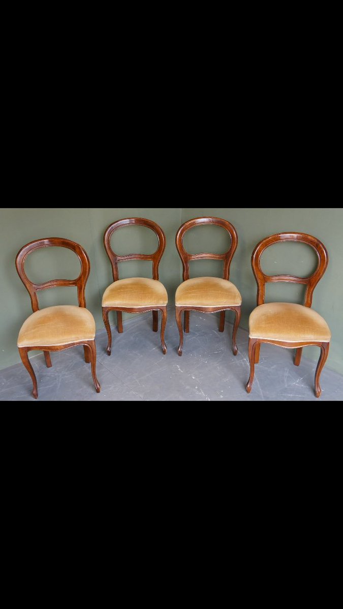 SMTantiques's tweet photo. Vintage Set Of Four Solid Mahogany Balloon Back Dining Chairs Upholstered in Cream
#balloonback #mahogany #antique https://t.co/6LUs68dcT3