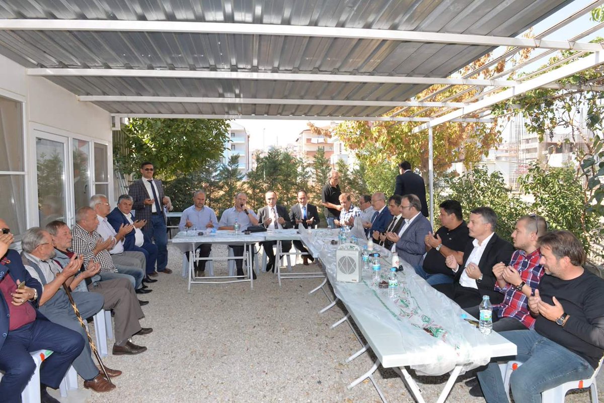 Altıeylül Kaymakamı Bayram Gale ile birlikte Belediye Meclis Üyemiz Ahmet Şen'in yaptığı lokma ve aşure hayrına katıldım <a href="/BayramGale/">Bayram GALE</a>