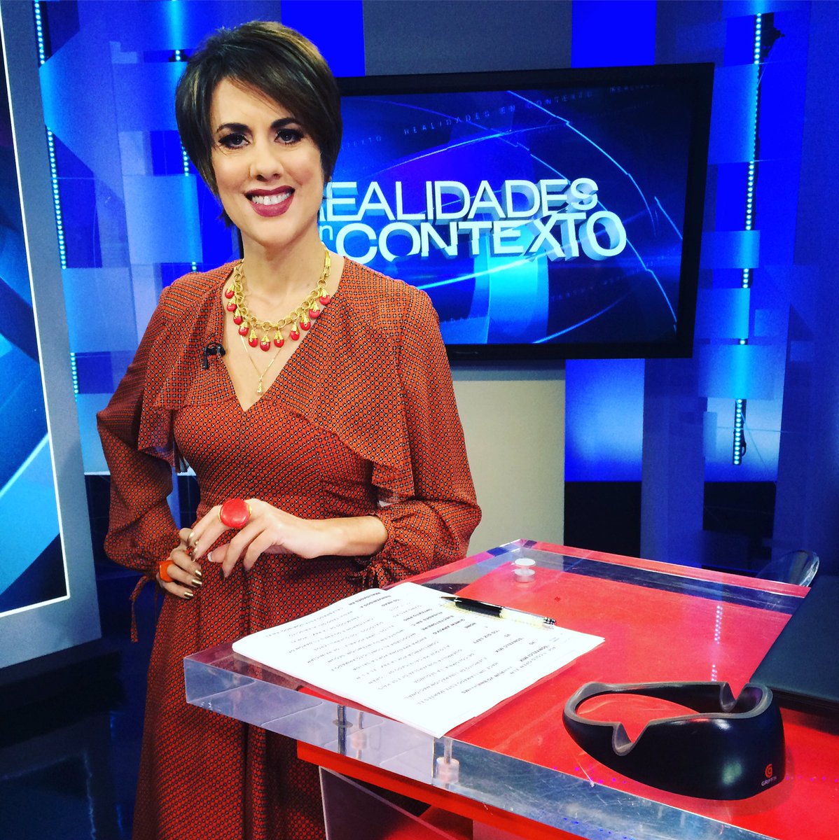 msolertv's tweet photo. Acompáñame ya en #realidadesencontexto x @CNNEE y pasa la voz. Feliz lunes @CNNEE https://t.co/FFMXmjcSe5