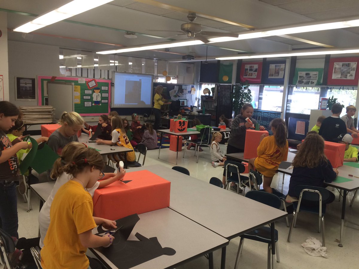 tjebert's tweet image. Our first day of Redwood 4th grade art club!  Thanks Mrs Chernisky for giving you time for this! #doingextra