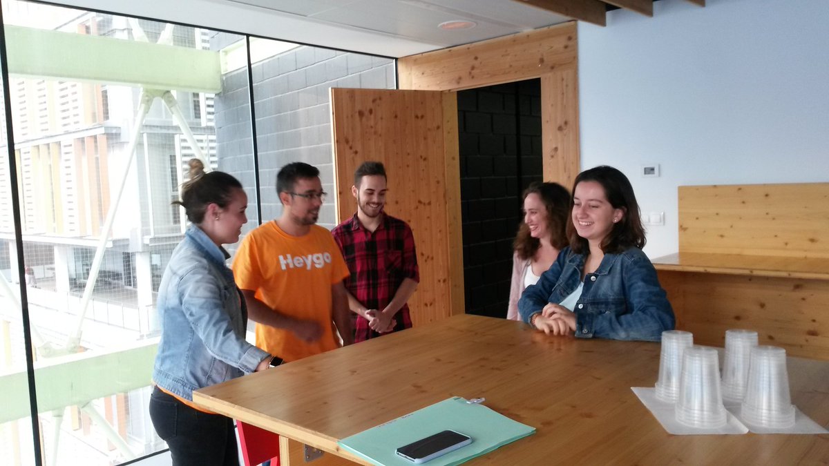 HeygoApp's tweet photo. Los primeros testers del #VIPTest en @ConectorSpain con @Arte_Master Laura Rius y María Baró https://t.co/Z3fubPKAG9