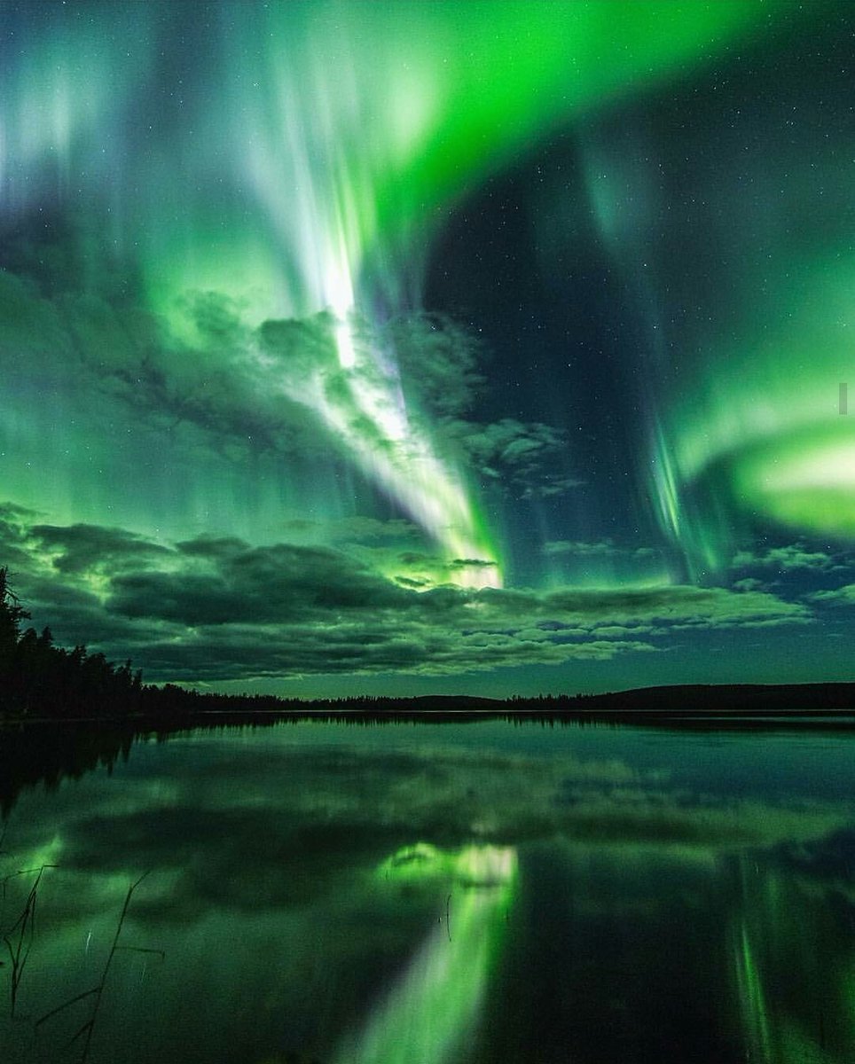 чрезвычайно необыкновенно. необыкновенные пейзажи. завораживающие пейзажи. чрезвычайно необыкновенно. водопад годафосс, исландия.