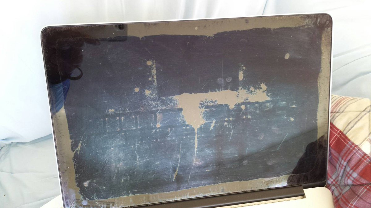 DrJudyStone's tweet image. #apple MacBook Pro #screengate