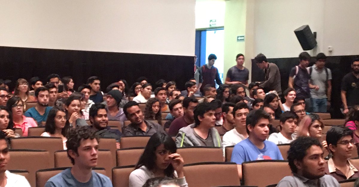 udegcucei's tweet photo. Inauguración #SIQ2016 homenaje al Ing. Severiano Gómez Mora https://t.co/40HgbgT6ht