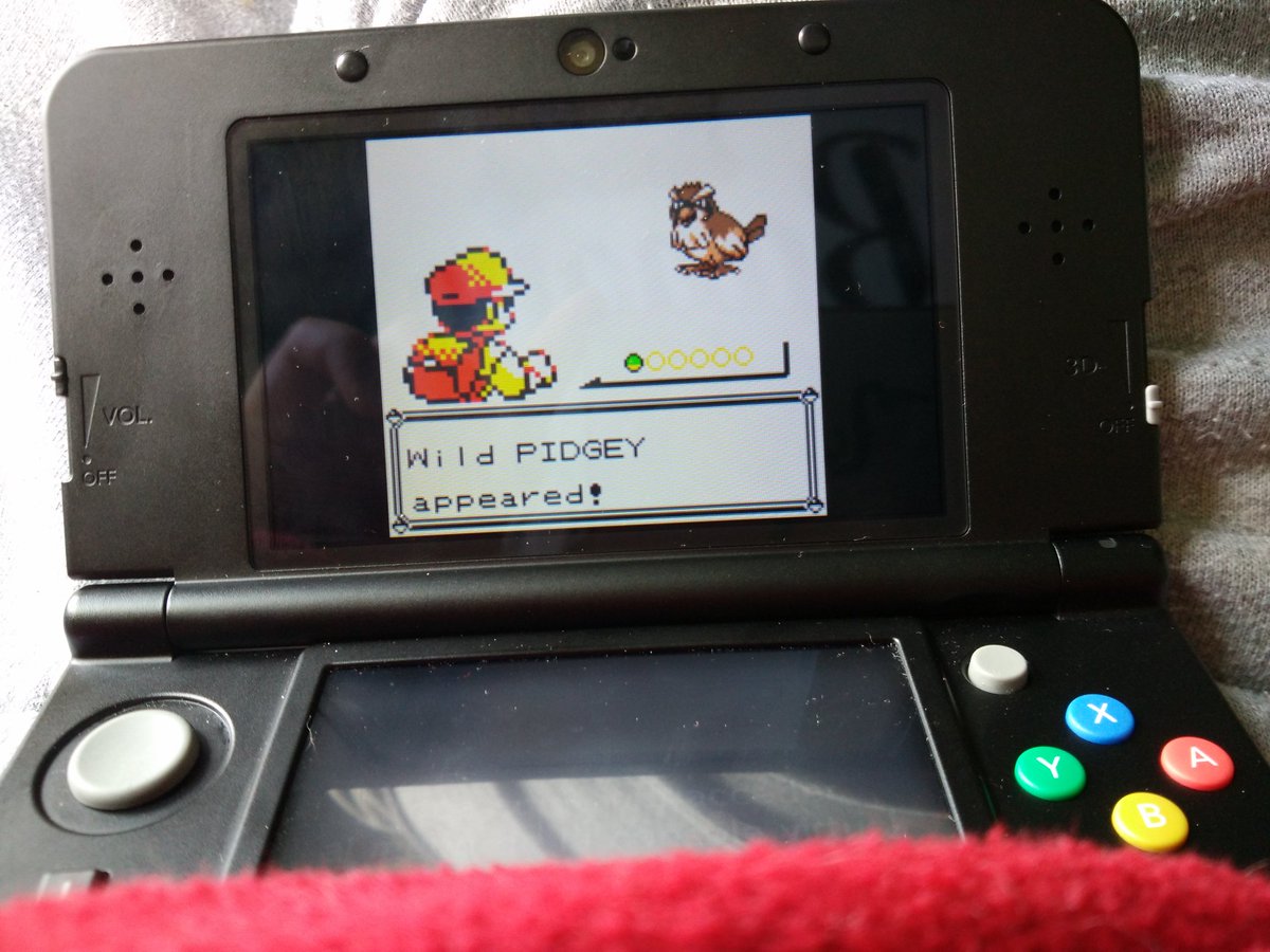 PokemonGOCantab's tweet photo. Hasta recordando viejos tiempos con Pokémon Amarillo los Pidgey vienen a tocar la moral! https://t.co/cnmUmN1tSx