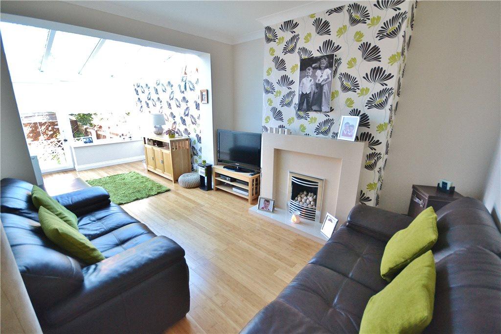 OnTheMarketCom's tweet photo. Great value, modernised family home @askproperty https://t.co/SGkDpWw0RG #onthemarket https://t.co/khpixizB1M