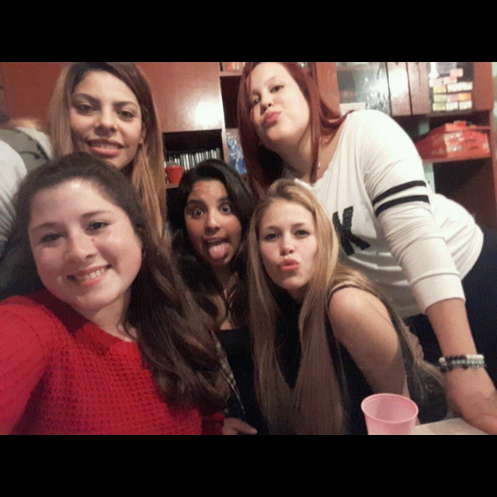 YamilaFotos's tweet photo. #CumpleDeKa #tresdeOctubre #Amigas #faltaAlex:(
Las amoooo! https://t.co/b0U0roeB4M
