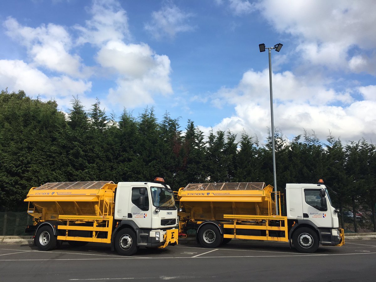 LivePersonSteve's tweet photo. With winter fast approaching 🌨❄️☃@EssentialFleet are busy preparing the #winterfleet for @RMBCPress https://t.co/H00G6qfD24