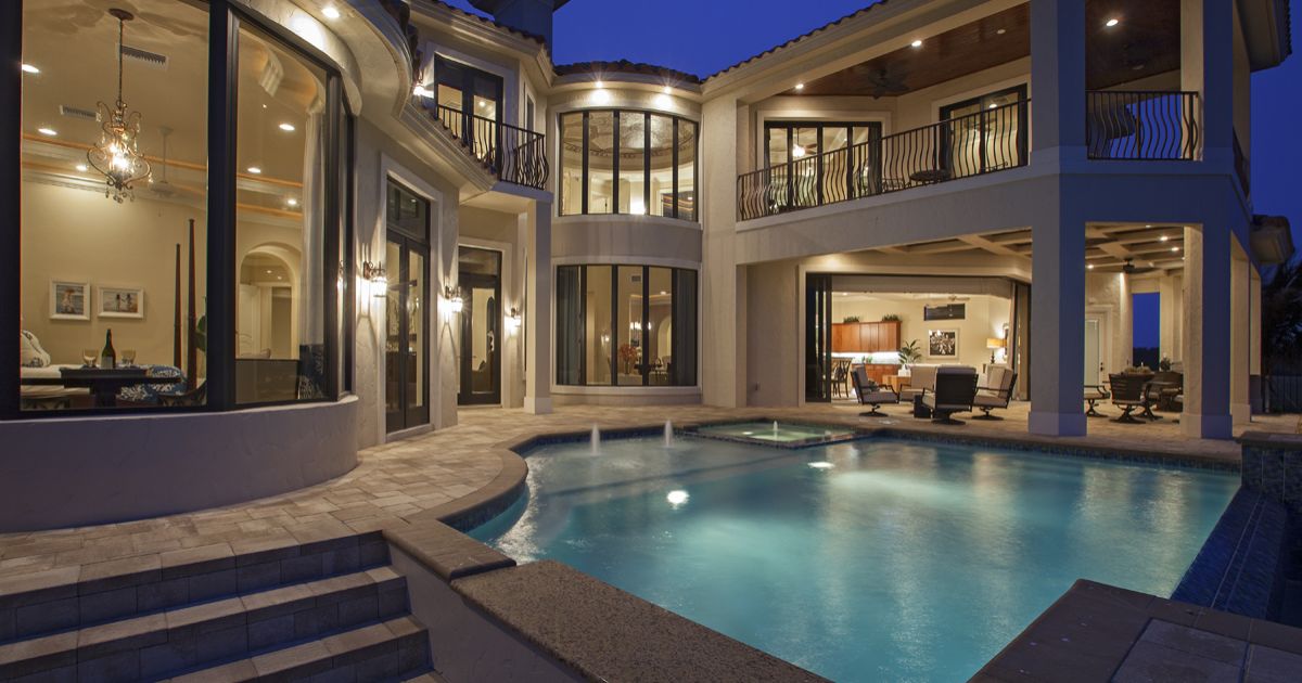 TheNewsPress's tweet image. Cape Coral luxury home's sale smashes three-year record newspr.es/2dB7uZn #SWFL