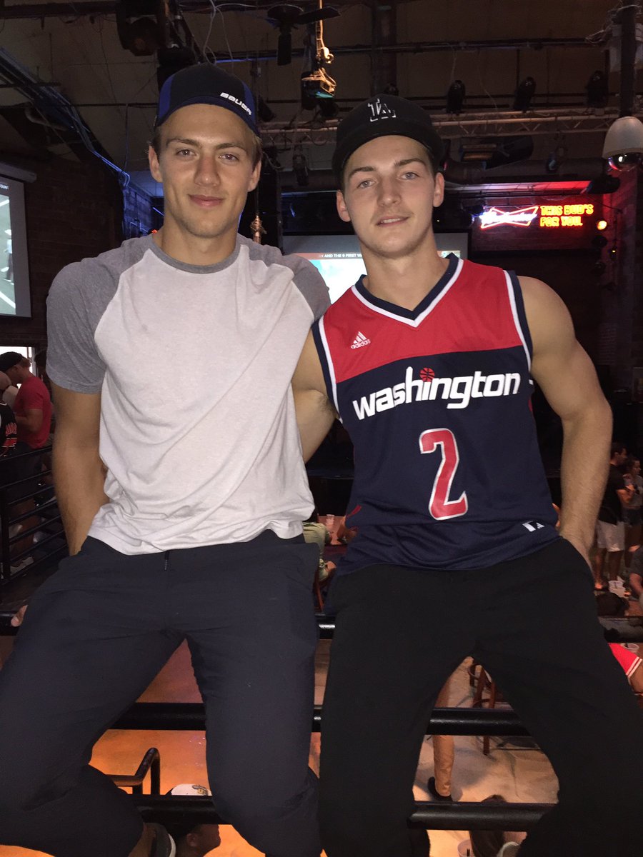 Happy birthday to my beauty roommate Mr. Long tan and handsome @c_johns18 🇨🇦🎈 #SkillGuy