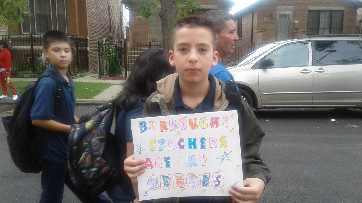 BPNCchicago's tweet photo. Burroughs students stand with their teachers @CTULocal1. Walk-in on October 6th to #FreeTheFunds #SWChiWalkIn #ReclaimOurSchools https://t.co/JvqgUVTEv0
