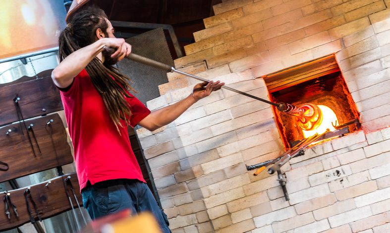 schwarzwaldplus's tweet photo. Erfahren Sie alles über die Glasherstellung in der Glasbläserei Dorotheenhütte gratis mit #swplus.
https://t.co/6Xgb1oeEnQ https://t.co/iJkQWnQ8gY