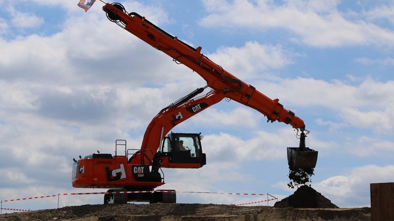 Bauforum24's tweet photo. #Cat #336F #Teleskopbagger. Infos, Bilder, Einsatzbericht @Bauforum24:
https://t.co/8wTtvuHRim
@CaterpillarInc #Zeppelin #Bagger https://t.co/mihLuXGZkS