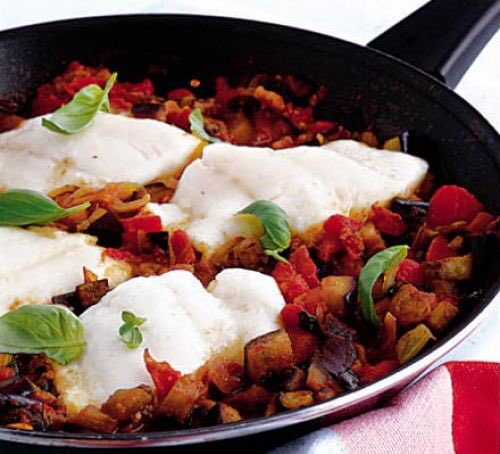 LoveOliveCo's tweet photo. 1 pan! Halibut, peppers, courgette & slow roast tomato #fitfam #hftpick @Food_NI @PureGym @HealthyJon_ @ian034 @IanYoungFitness @foodbelfast https://t.co/qmxk0hteQf