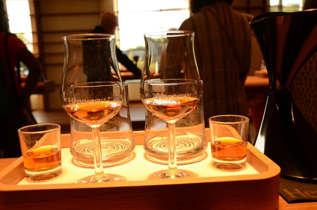 soumyabkkiihm's tweet photo. #IIHMEuroWineTour @IIHMHOTELSCHOOL #hospitalityrocks #Hennessy Lot to learn @liamsteevenson @keithedgar1 #WineGuru #SuperKnowledge https://t.co/Mi5uOnRAjZ
