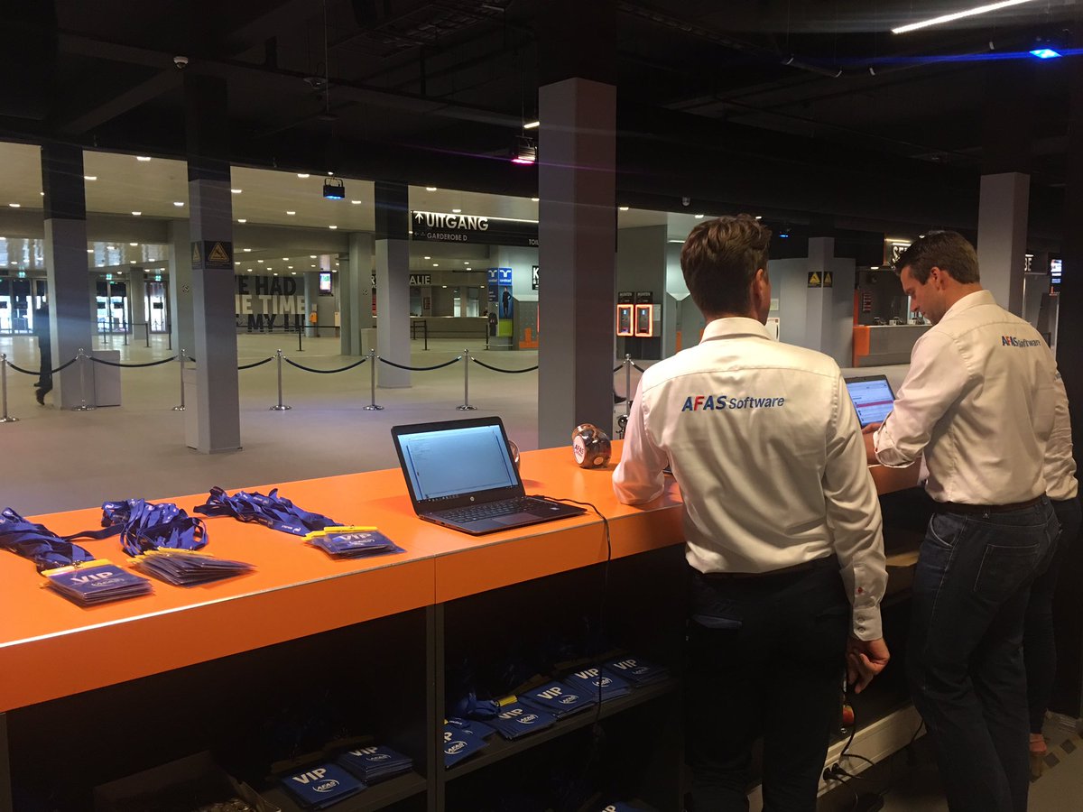 Stilte voor een geweldige inspirerende storm! <a href="/Insp360nl/">Inspiration360nl</a> Samen met de <a href="/AFAS/">AFAS Software</a> collega's gasten aanmelden en placeren.