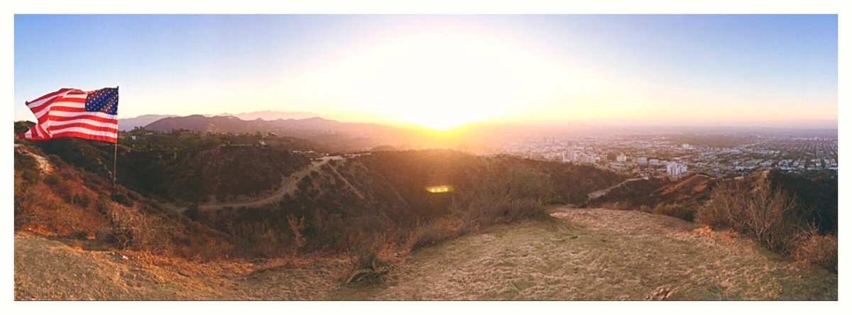 JMarzecOfficial's tweet photo. Up at 5AM to beat the sunrise at the top of Runyon Canyon. Time to get both my mind and body back in shape. 💪🏻⛅️ #actorslife #actor https://t.co/bMaWsPC7hr