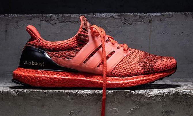 SoleCollector's tweet image. RT if you&apos;re feeling the &quot;Triple Red&quot; Ultra Boosts trib.al/mFPf4vB