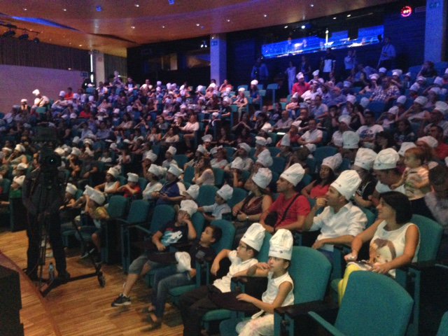 ferranadria's tweet image. Con @CarrefourES en @CosmoCaixa presentando el proyecto #TeCuentoEnLaCocina