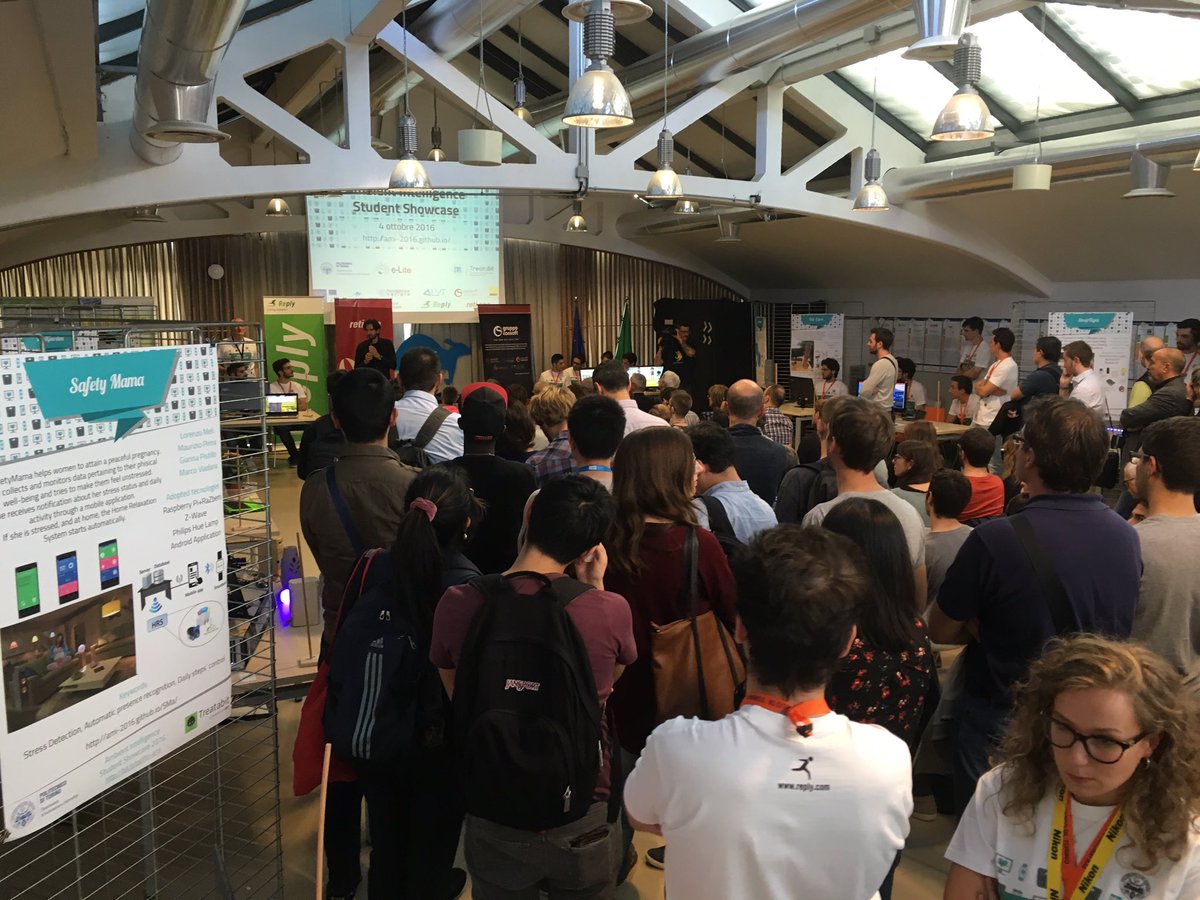 treatabit's tweet photo. Le sala è (più che) piena. La TV è arrivata.
È il momento di cominciare con lo showcase.
#ami2016
#ambientintellingence https://t.co/0CaEJ2AbTX