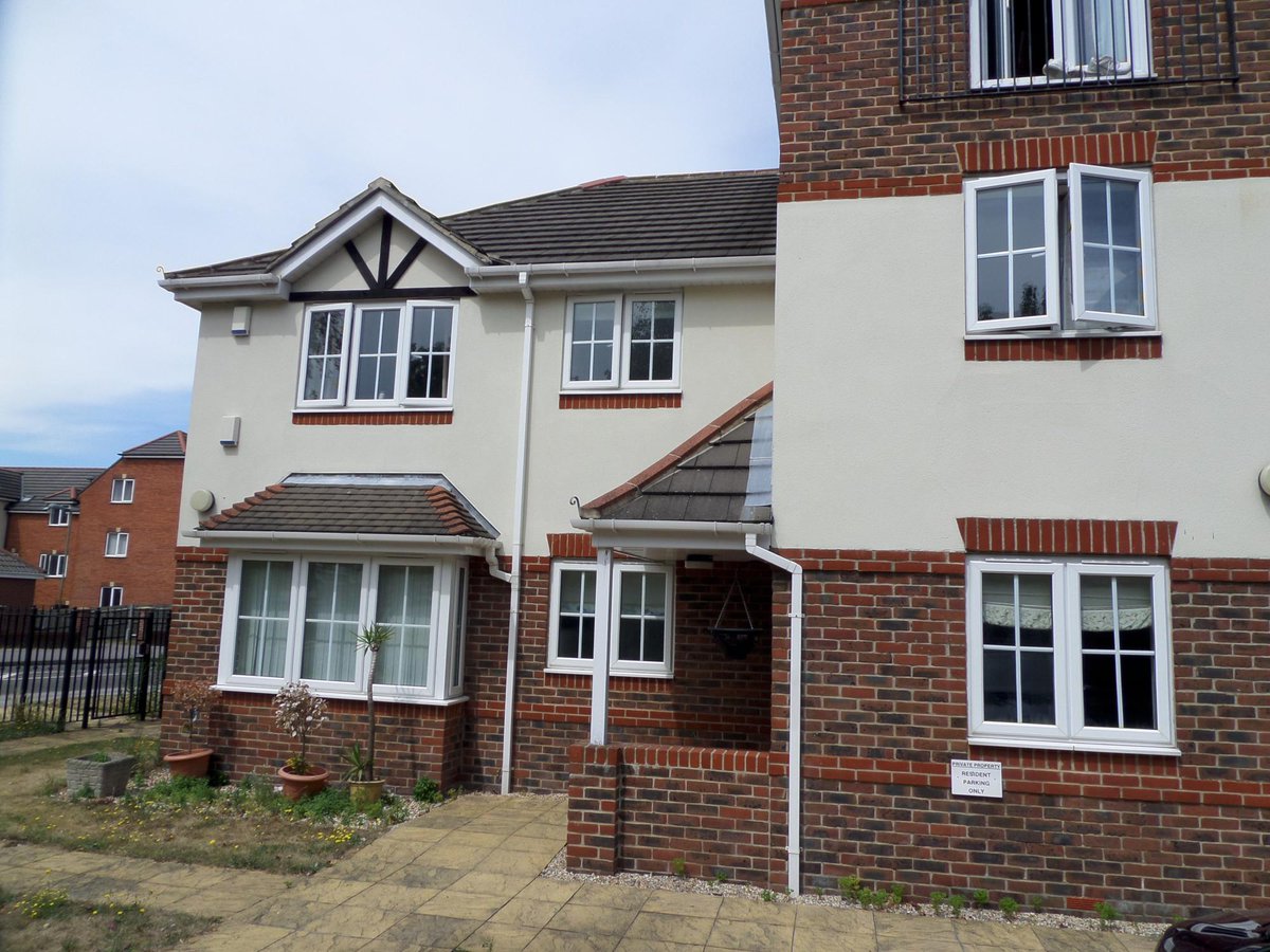 2 bed #apartment £775pcm #Hamble, ground floor <a href="/LeadersLimited/">Leaders</a> <a href="/SarisburyGreen/">KarenArkellSarisbury</a> @PropertyHants bit.ly/2d0qgIb