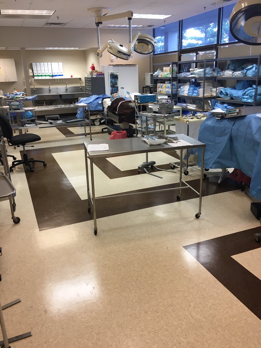 ke_faust's tweet photo. Cutting edge tech allows for hands on #surgtech @c_ruthh #dh #cccomm #ConcordeMemphis https://t.co/Ionbl64Kys