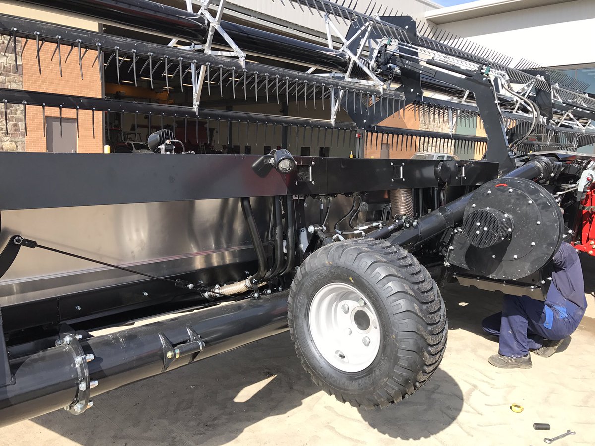 TheChadColby's tweet image. More photos of the New @Geringhoff #truflexrazor @LiveWorkGrowCIA @MPSchmidtAG