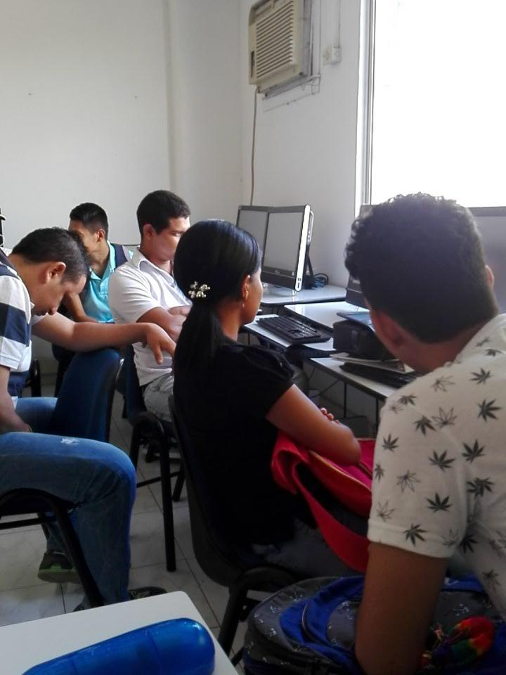 SolTechIot's tweet image. Socializando con conductores y auxiliares #LooKID, una alternativa tecnológica segura para el transporte escolar