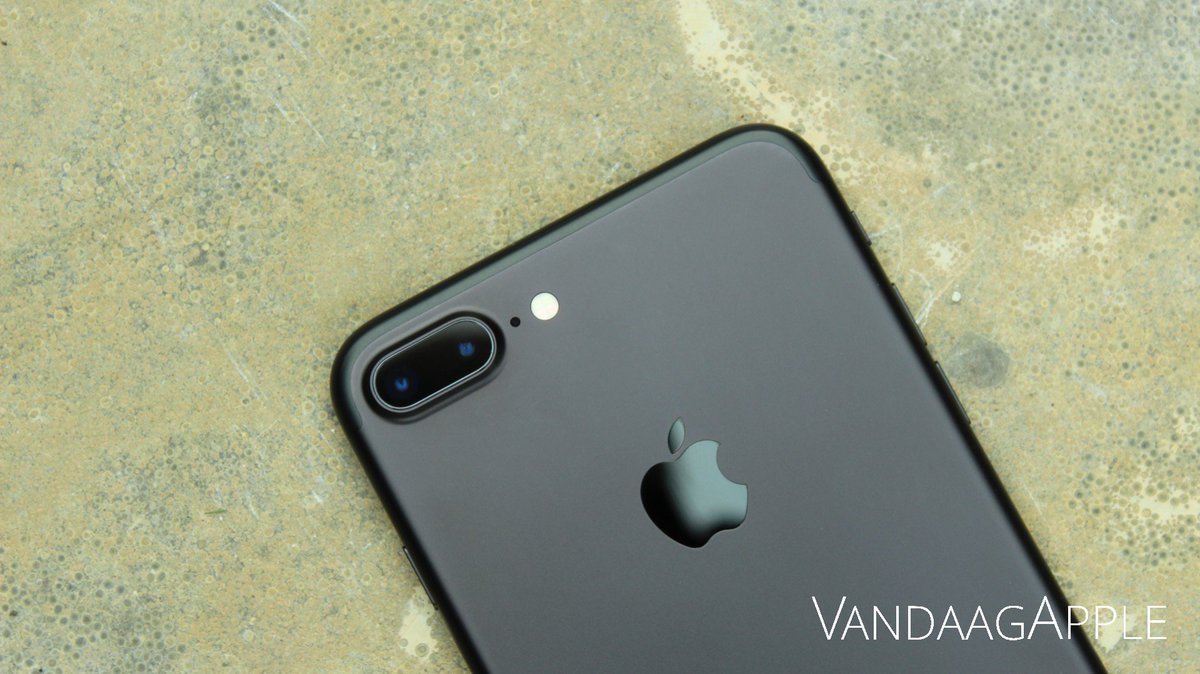 VandaagApple's tweet photo. Onze review van de iPhone 7 en iPhone 7 Plus staat online! Lees ‘m hier: https://t.co/bBSu86SO7h https://t.co/HimLKNsgIb