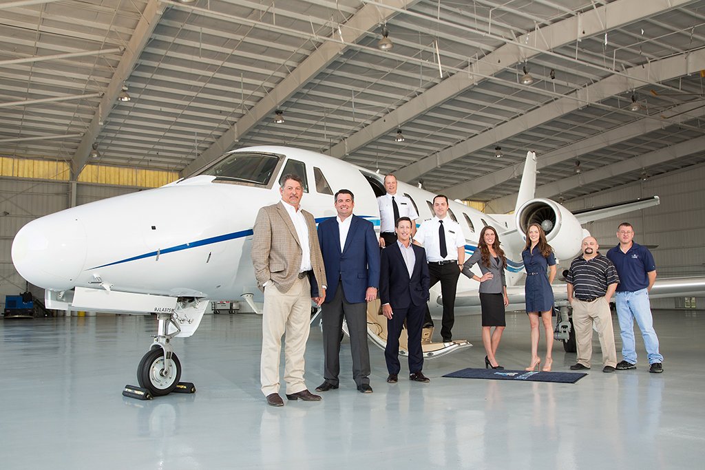 JetLinxJobs's tweet image. Calling all Pilots! Visit jetlinx.com/careers to apply for one of our open pilot positions at the Houston base. #pilots #hiring #houston