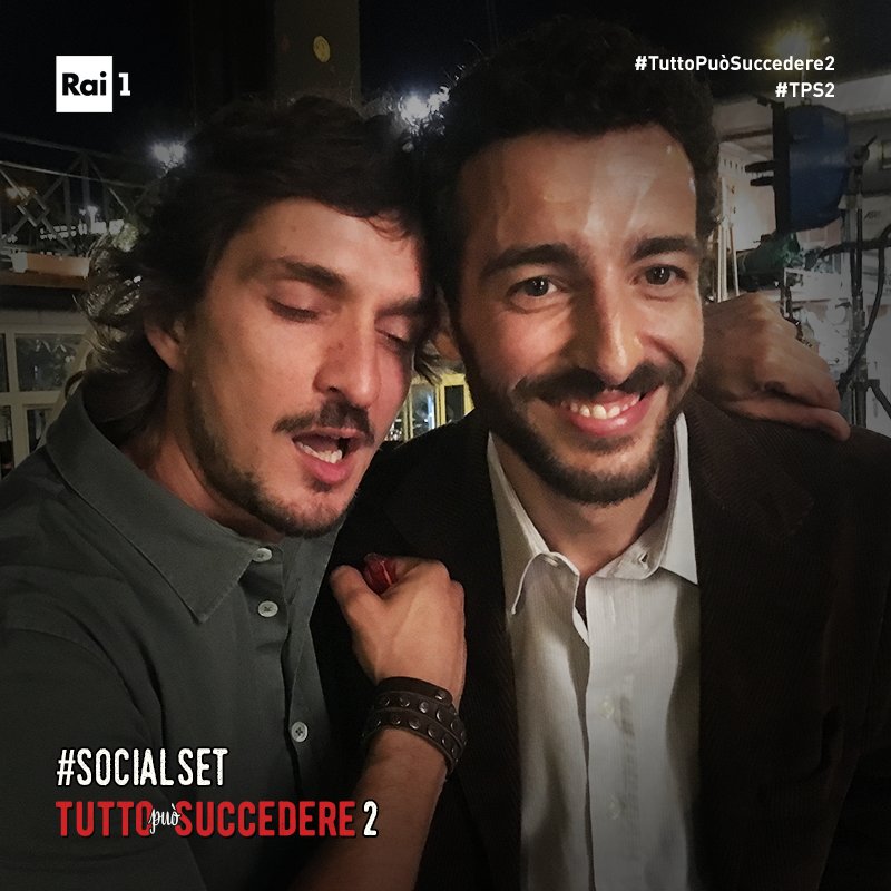 ChePuoSuccedere's tweet photo. Noi ve lo avevamo detto: sul #SocialSet di #TuttoPuòSuccedere, succede veramente di tutto! Grazie ad #AlessandroTiberi e #GlenBlackhall 😂 https://t.co/hW1Q57fP7q