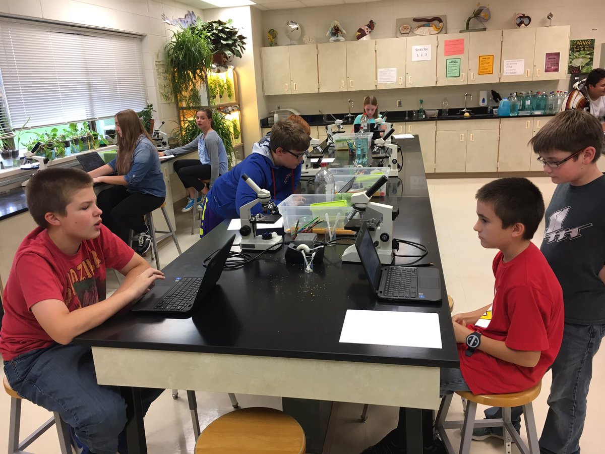 mrudenteach's tweet photo. Balloon powered car research and design! @drlmihrig #SEAL #stemexcellence https://t.co/uuEhIXhCQH