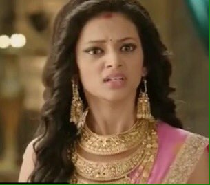 KajolFctm's tweet photo. Do not get twisted when ur life take twists @Ashoka_Colors https://t.co/HEWiJTjYrl