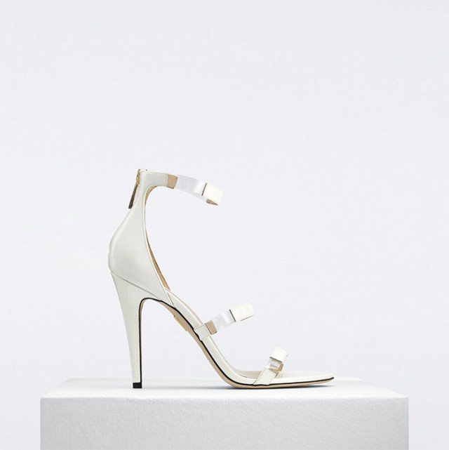 Big thanks to @whowhatwear for sharing a certain 'coveted see-now, buy-now shoe label'! whowhatwear.com/tamara-mellon-…