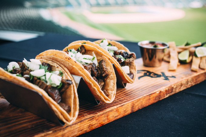 #WinWin <3 RT @whitesox: #NationalTacoDay https://t.co/EmHaPS9F1w<a href="/tag/winwin"class="tags">#WinWin</a><a href="/tag/nationaltacoday"class="tags">#NationalTacoDay</a>