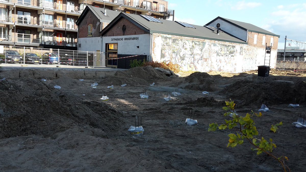Heipalen zijn de grond in! 8 pakhuiswoningen #Noorderhaven #Zutphen Lijmerij-Noorderhavenstraat